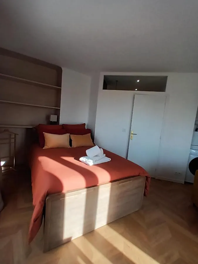 Apartment Paris Balcony Top Floor Room France