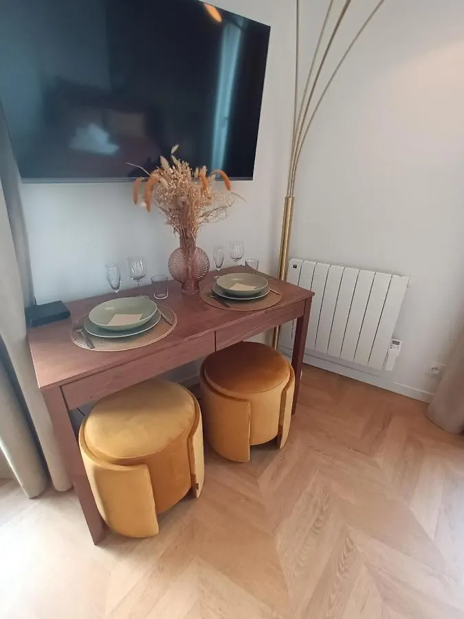 Apartment Paris Balcony Top Floor Room